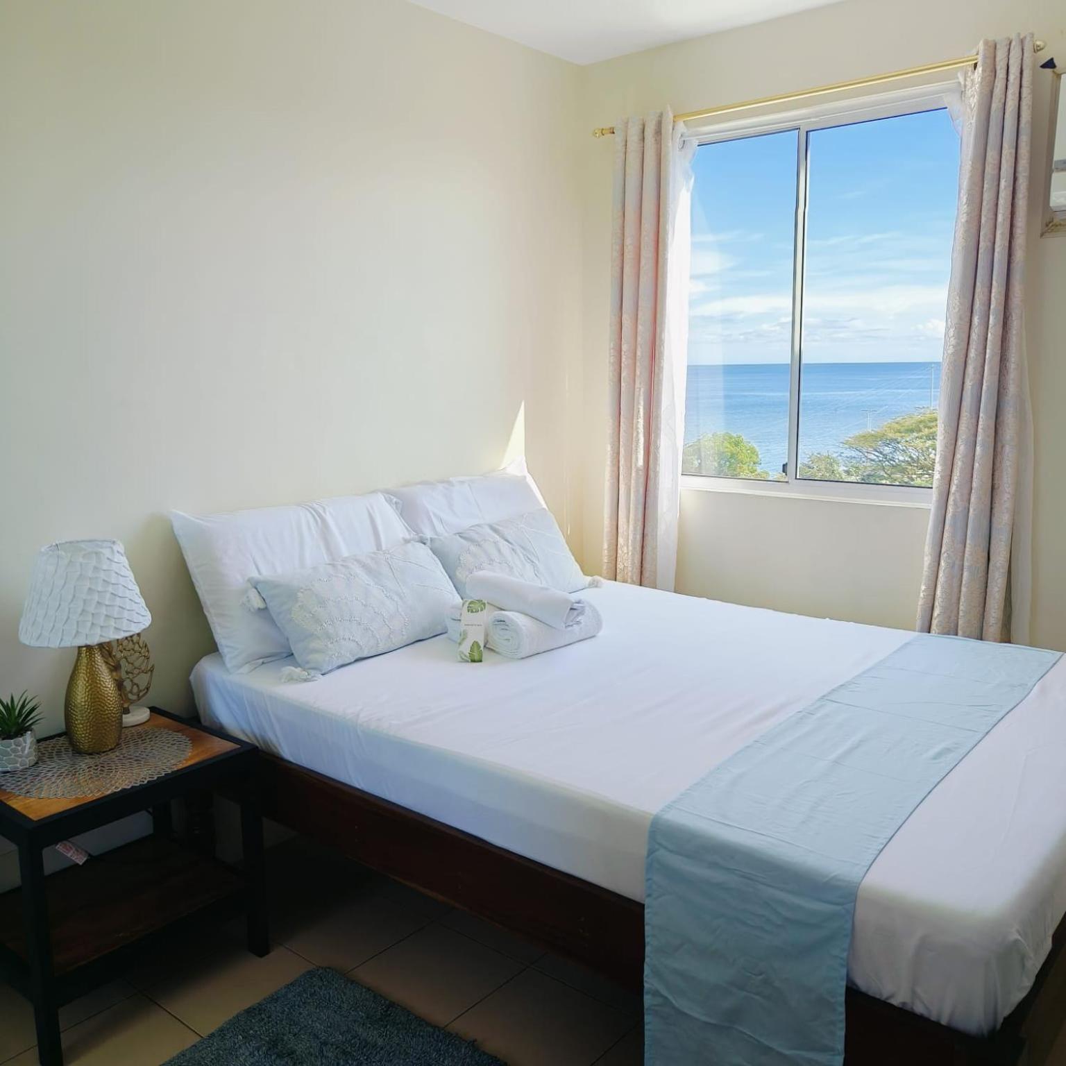 Veronica'S Homestay At Marina Spatial Condo Dumaguete City Dış mekan fotoğraf